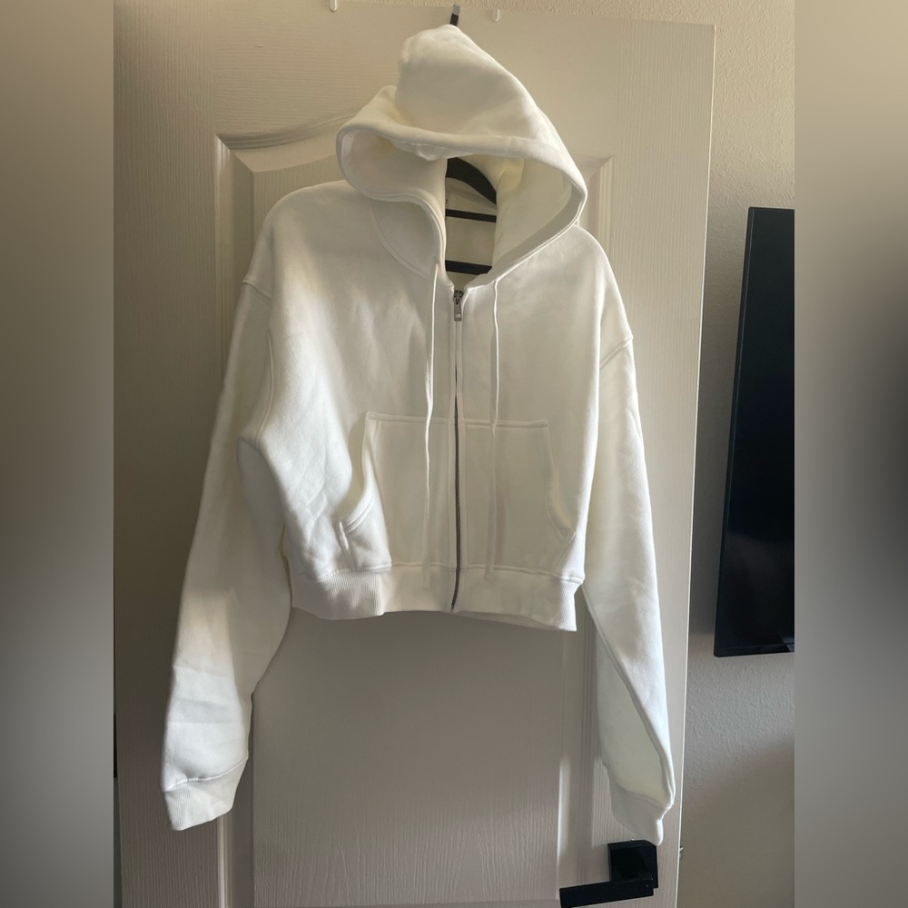 Staple Cropped Hoodie - Creme